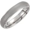 Titanium 5 mm Oxidized Center Ridged Band Size 7.5